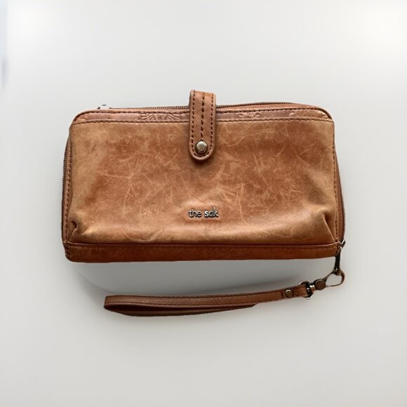 THE SAK Iris Tobacco Brown Flower Embossed Smartphone Wristlet Wallet - Picture 1 of 5